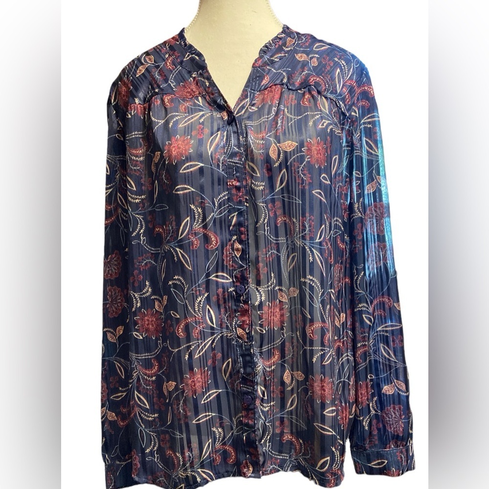 Chadwick’s navy long sleeve professional top size large